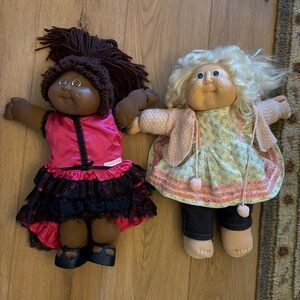 2 Cabbage Patch 1982 Doll blonde cornsilk hair & African American Doll yarn
